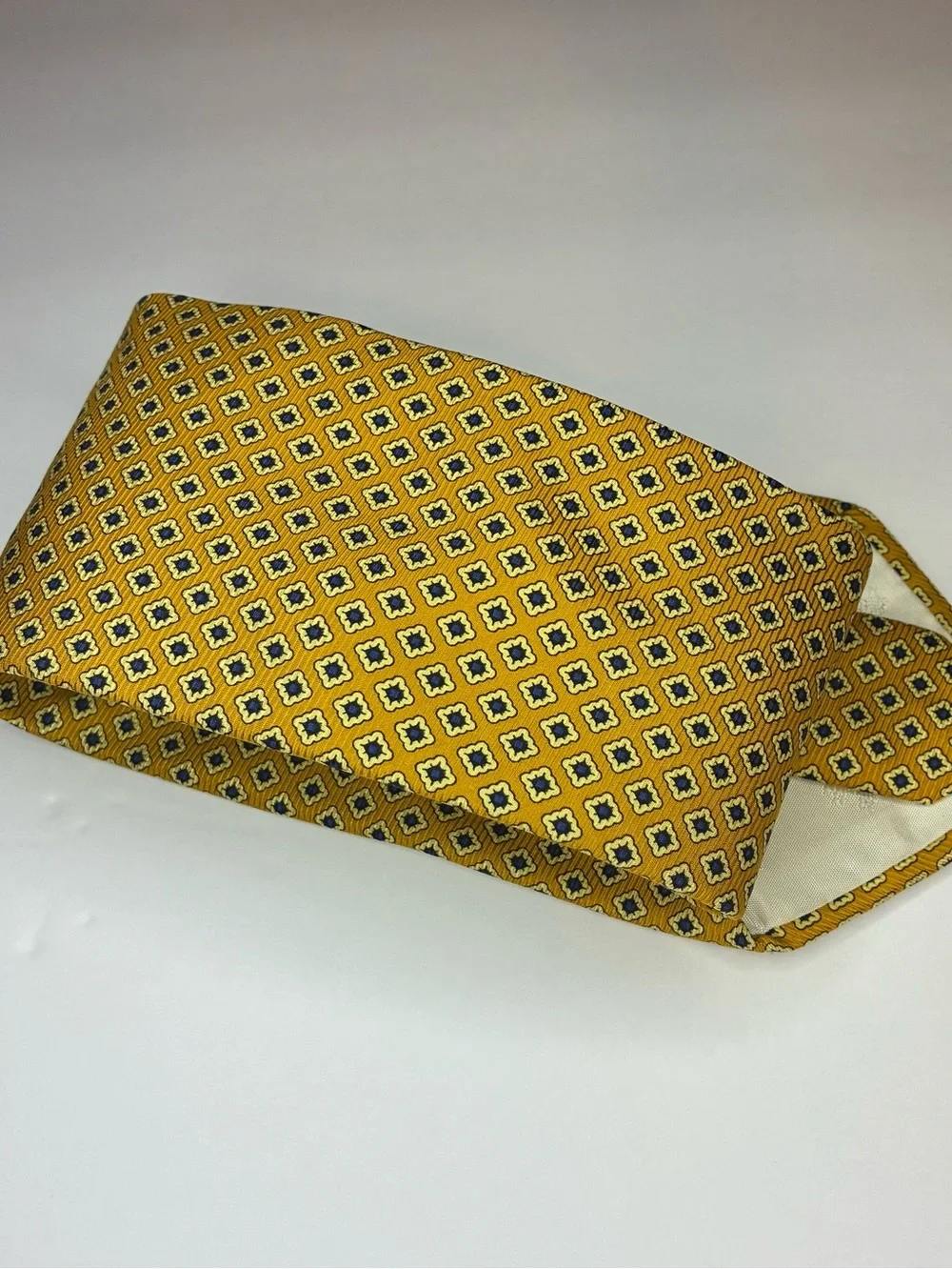 Brooks Brothers Makers Mens Silk Tie Yellow Blue Foulard Geometric Medallion USA